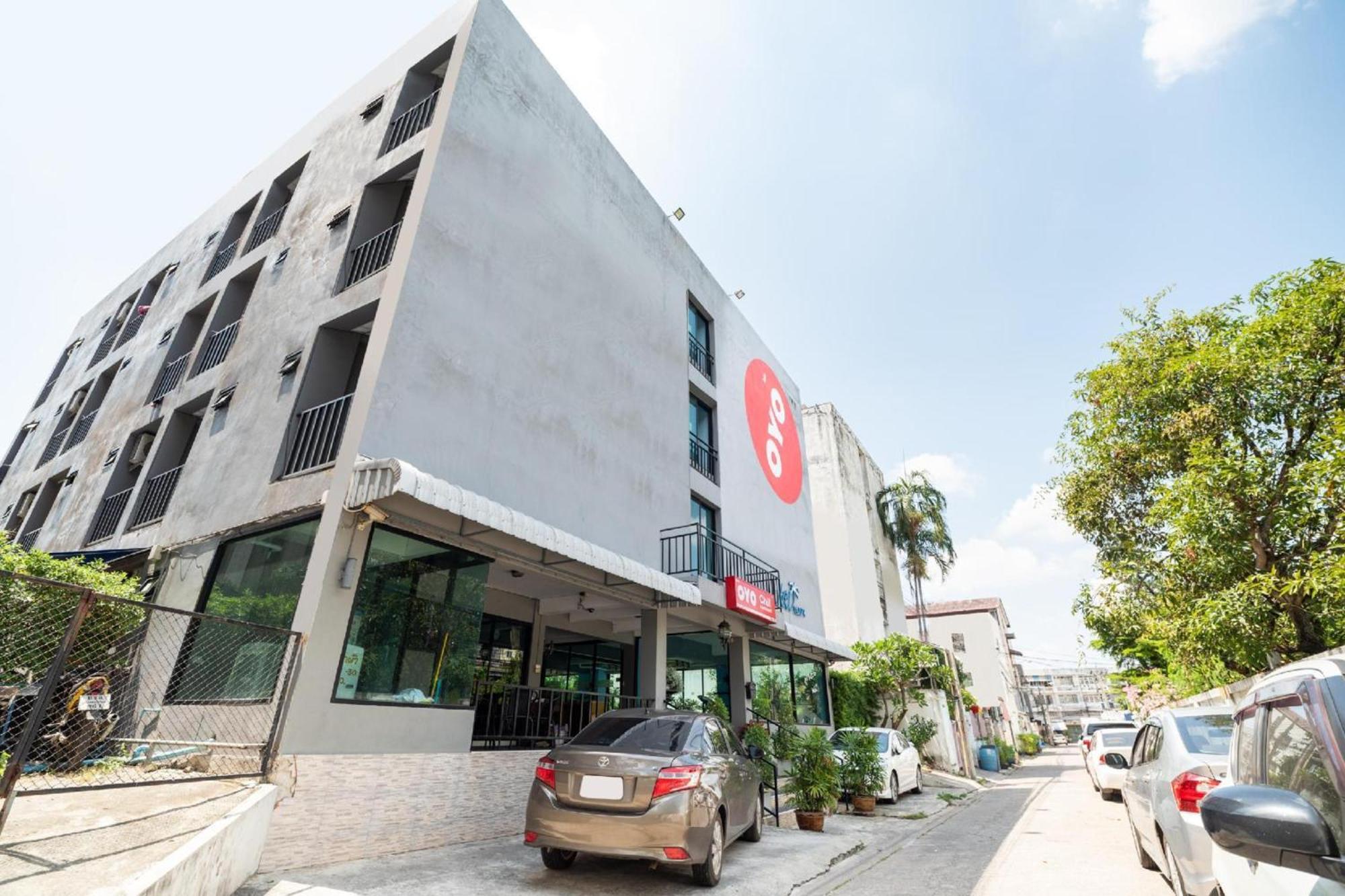 Super Oyo 427 Chill Apartment Bangkok Esterno foto
